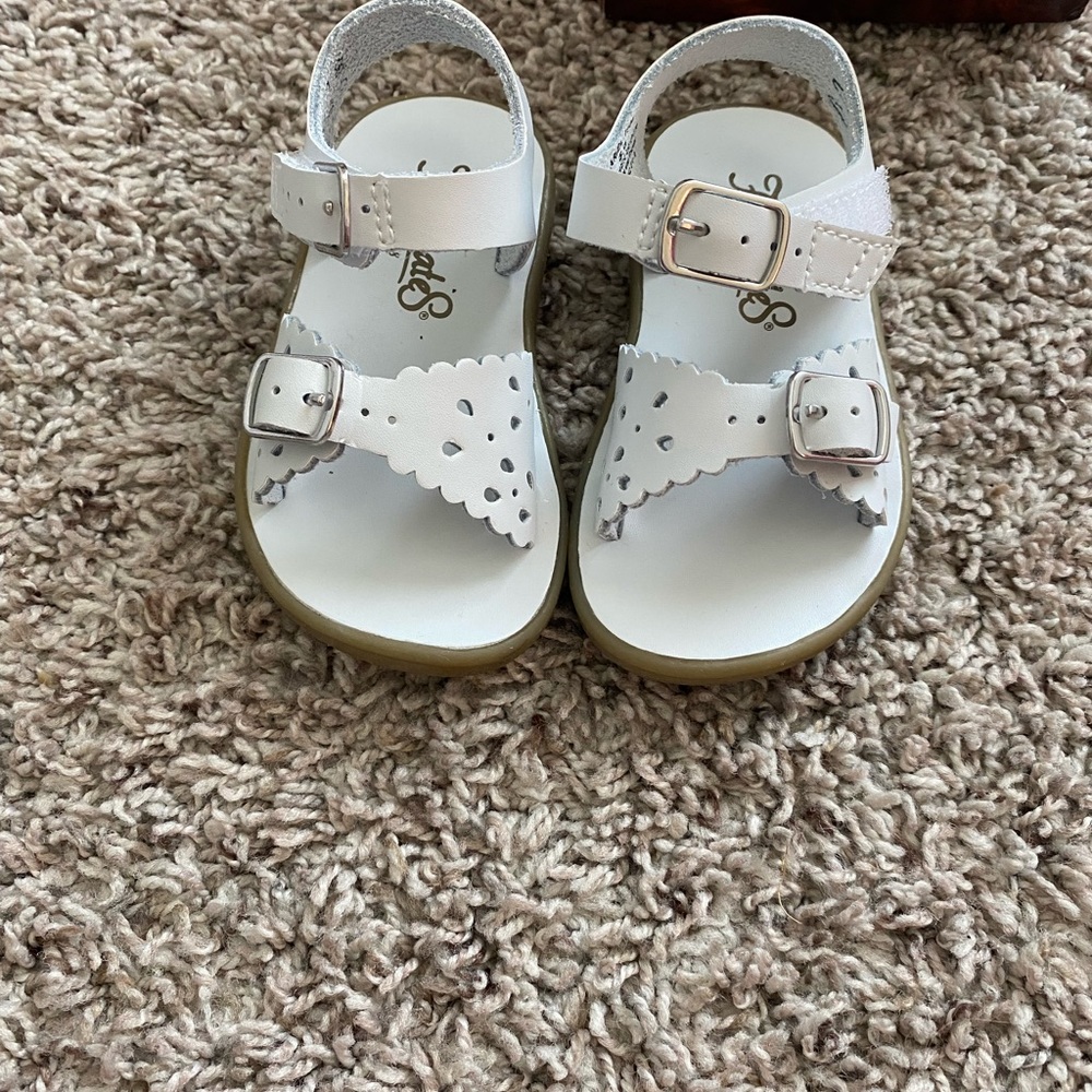 COPY - Footmates Ariel size 5